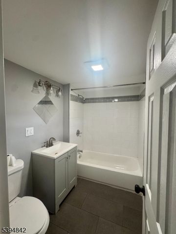 10 Cedar Aly, Phillipsburg Town, NJ 08865