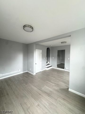 10 Cedar Aly, Phillipsburg Town, NJ 08865