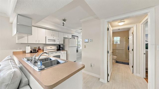 516 HOWARD COURT, Sarasota, FL 34236
