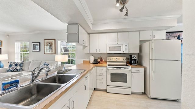 516 HOWARD COURT, Sarasota, FL 34236
