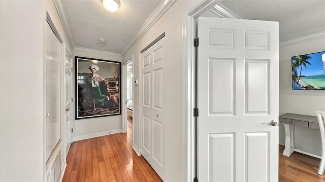 516 HOWARD COURT, Sarasota, FL 34236