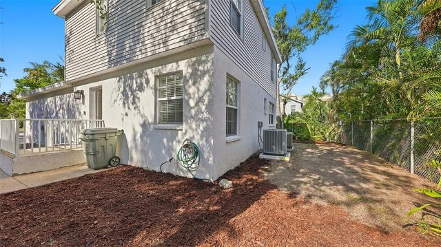 516 HOWARD COURT, Sarasota, FL 34236
