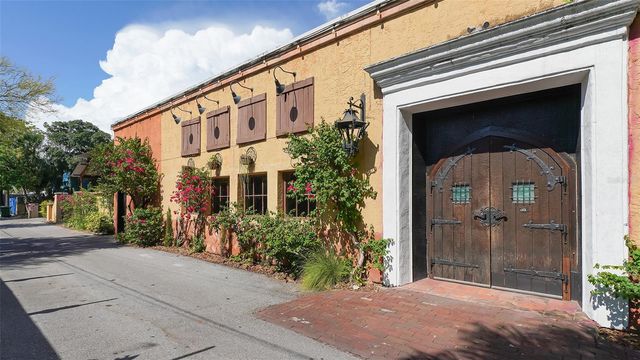 516 HOWARD COURT, Sarasota, FL 34236