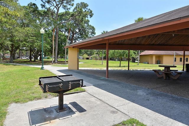 516 HOWARD COURT, Sarasota, FL 34236