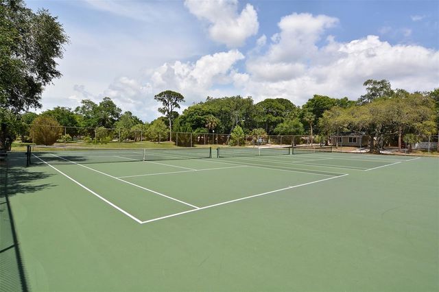 516 HOWARD COURT, Sarasota, FL 34236
