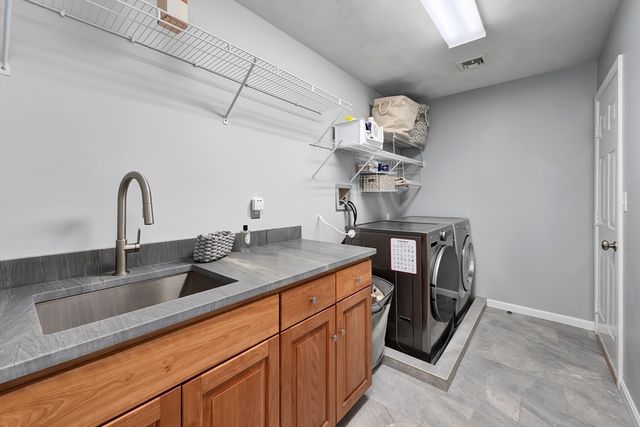 2 Gina Way, Boxford, MA 01921