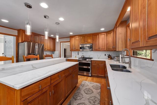 2 Gina Way, Boxford, MA 01921