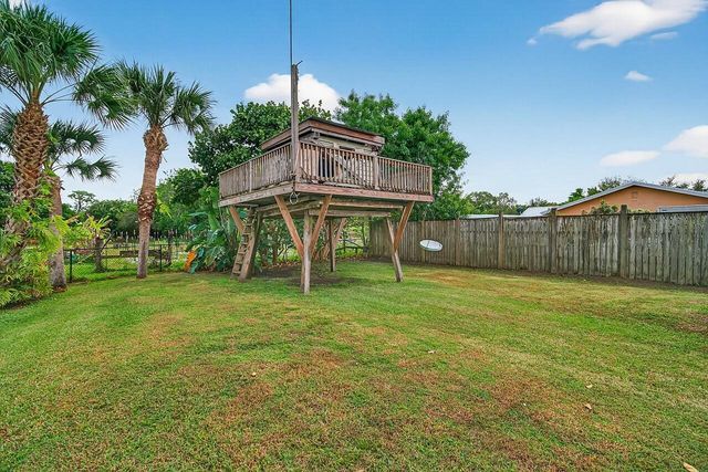 4876 Christensen Road, Fort Pierce, FL 34981