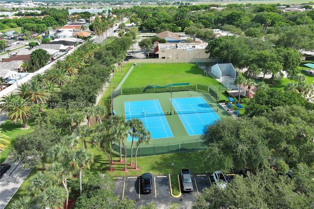 10626 SW 148th Ave Dr, Miami, FL 33196