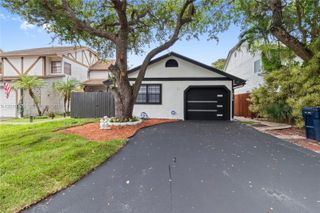 10626 SW 148th Ave Dr, Miami, FL 33196