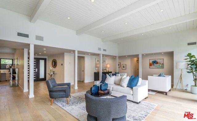 5216 Los Adornos Way, Los Angeles, CA 90027