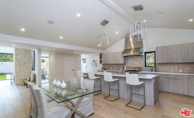 5216 Los Adornos Way, Los Angeles, CA 90027