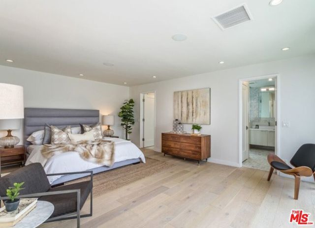 5216 Los Adornos Way, Los Angeles, CA 90027