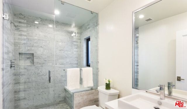 5216 Los Adornos Way, Los Angeles, CA 90027