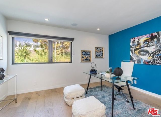5216 Los Adornos Way, Los Angeles, CA 90027