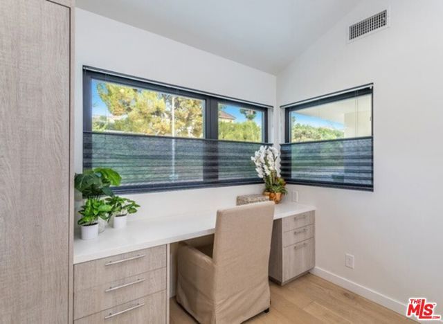 5216 Los Adornos Way, Los Angeles, CA 90027