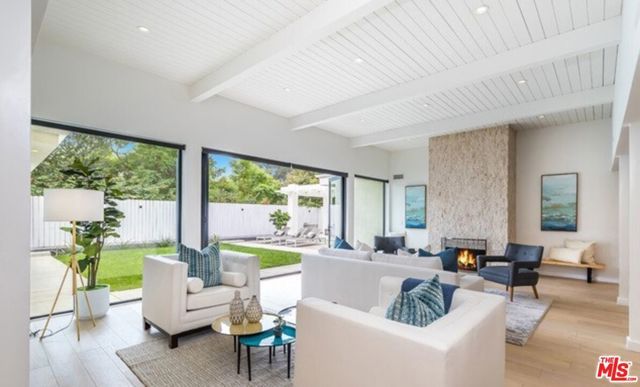 5216 Los Adornos Way, Los Angeles, CA 90027