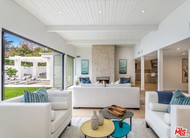 5216 Los Adornos Way, Los Angeles, CA 90027