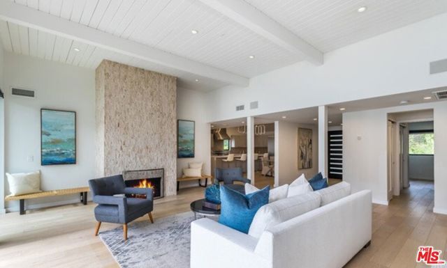 5216 Los Adornos Way, Los Angeles, CA 90027