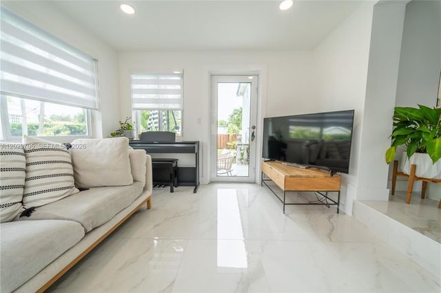 1900 SW 83rd Avenue, Miami, FL 33155