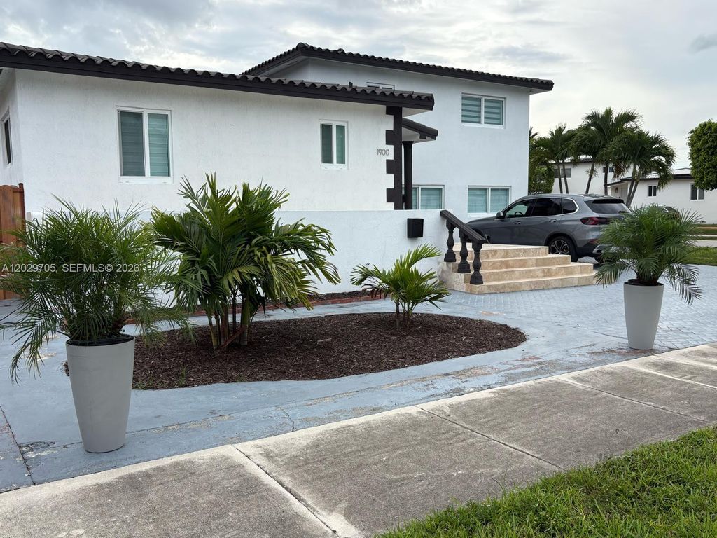 1900 SW 83rd Avenue, Miami, FL 33155