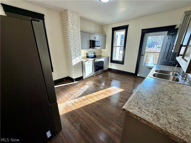 1529 Stark Avenue SW, Canton, OH 44706