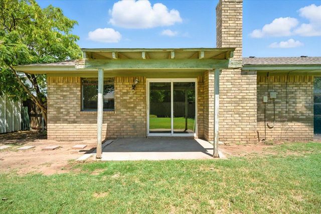 5711 2nd Street, Lubbock, TX 79416