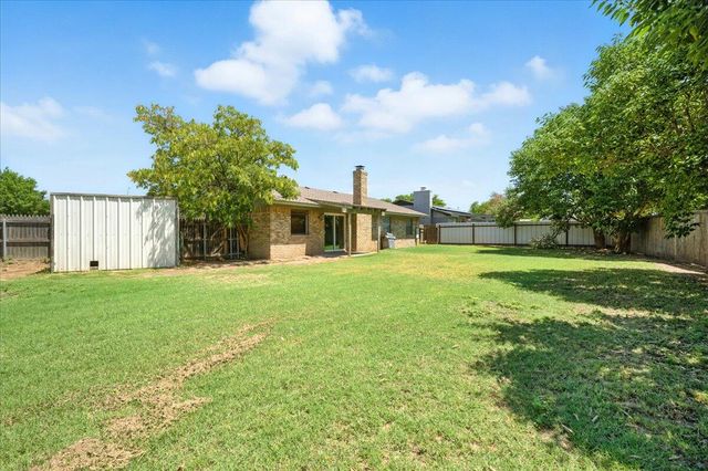 5711 2nd Street, Lubbock, TX 79416