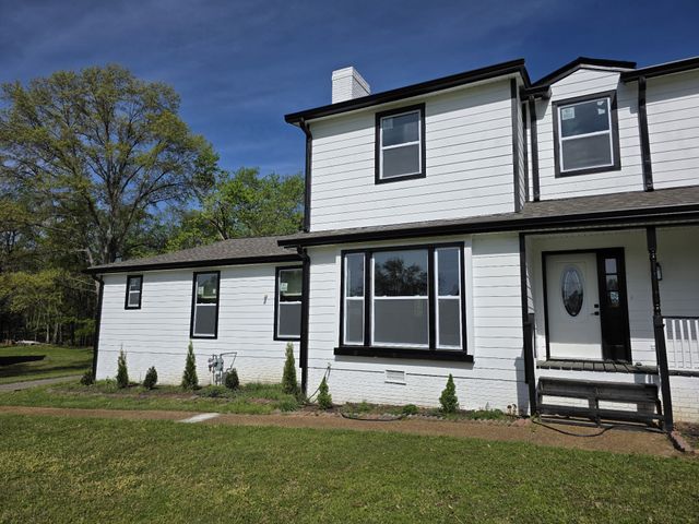 1710 Hickory Trace Dr, Gallatin, TN 37066