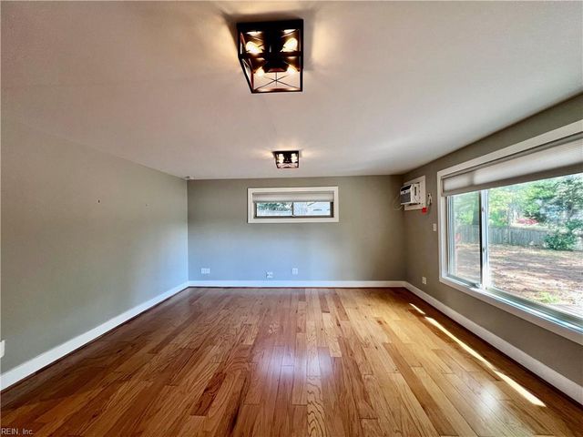 339 Thole ST, Norfolk, VA 23505