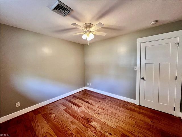 339 Thole ST, Norfolk, VA 23505