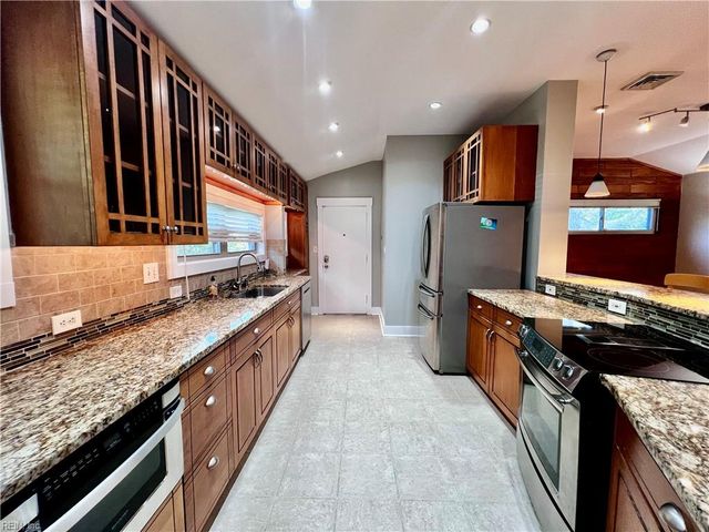 339 Thole ST, Norfolk, VA 23505