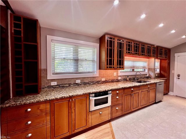 339 Thole ST, Norfolk, VA 23505