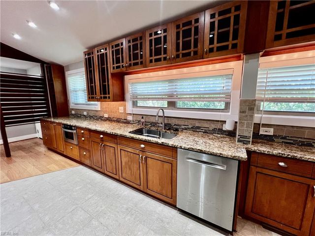 339 Thole ST, Norfolk, VA 23505