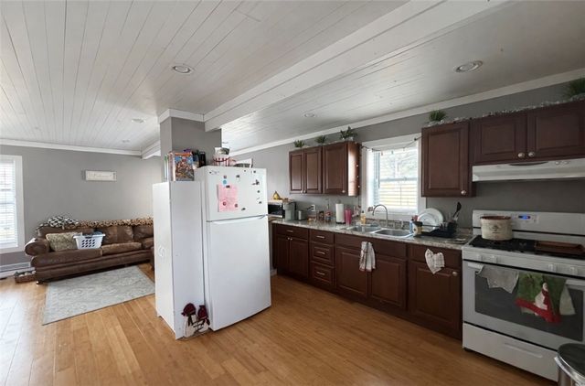 530 Branchton Rd, Slippery Rock Twp, PA 16057