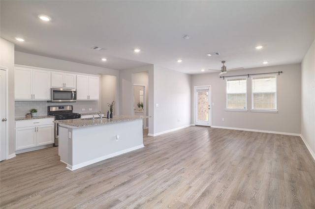 445 Shiner LN, Georgetown, TX 78626