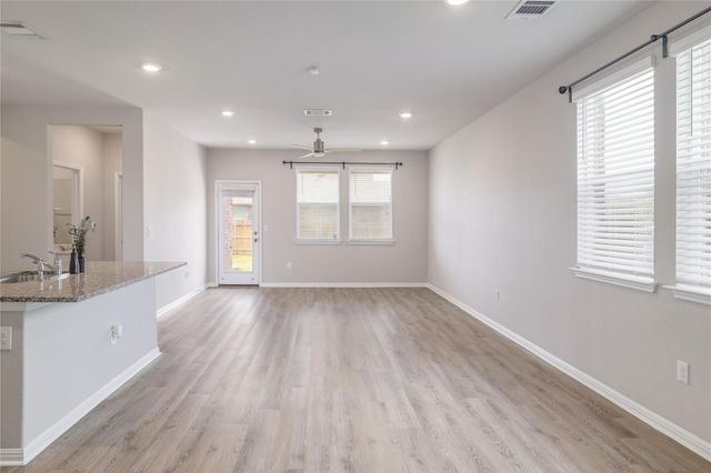 445 Shiner LN, Georgetown, TX 78626