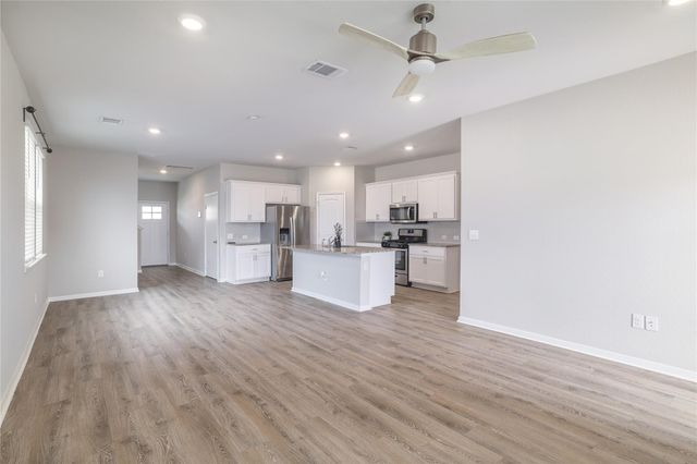 445 Shiner LN, Georgetown, TX 78626