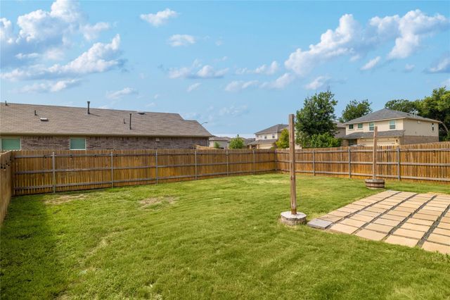445 Shiner LN, Georgetown, TX 78626