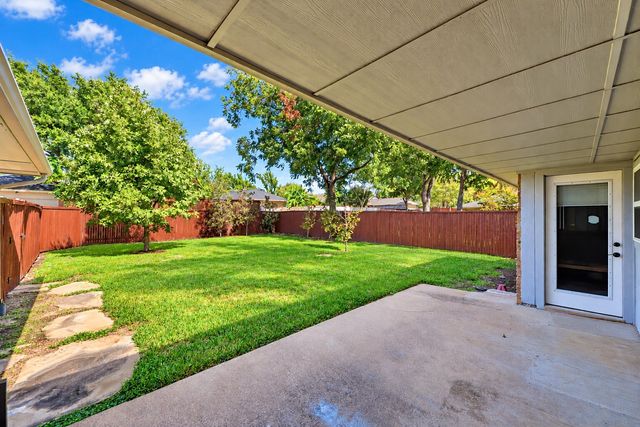 1919 Camden Way, Carrollton, TX 75007