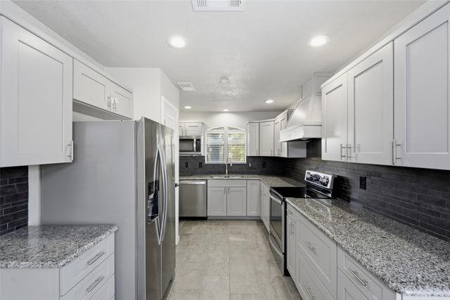 1919 Camden Way, Carrollton, TX 75007