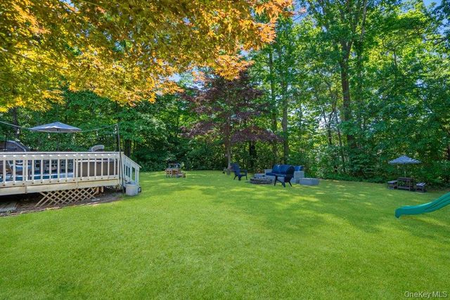 10 Hollingwood Drive, Coram, NY 11727