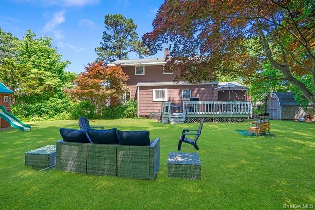 10 Hollingwood Drive, Coram, NY 11727
