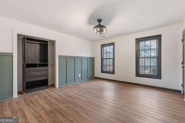 808 Valbrook Court SW, Lilburn, GA 30047