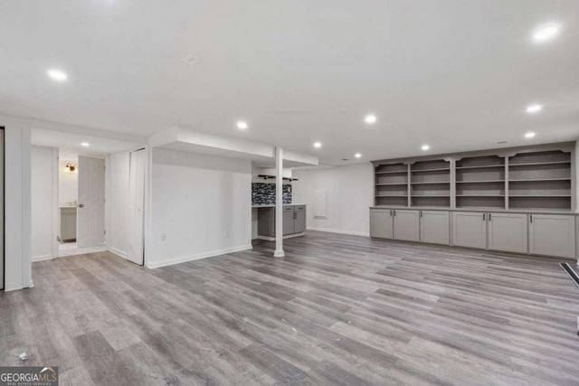 808 Valbrook Court SW, Lilburn, GA 30047