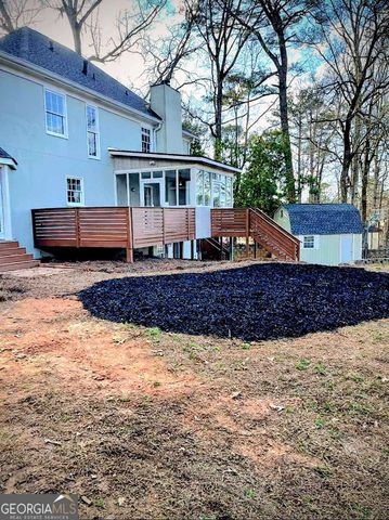 808 Valbrook Court SW, Lilburn, GA 30047