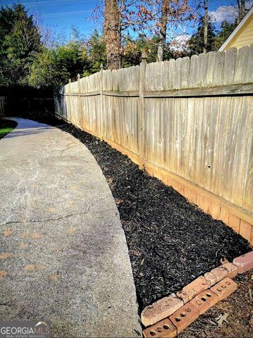 808 Valbrook Court SW, Lilburn, GA 30047