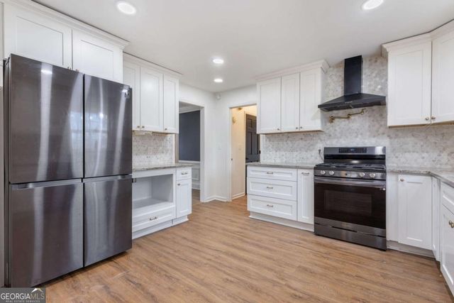 808 Valbrook Court SW, Lilburn, GA 30047