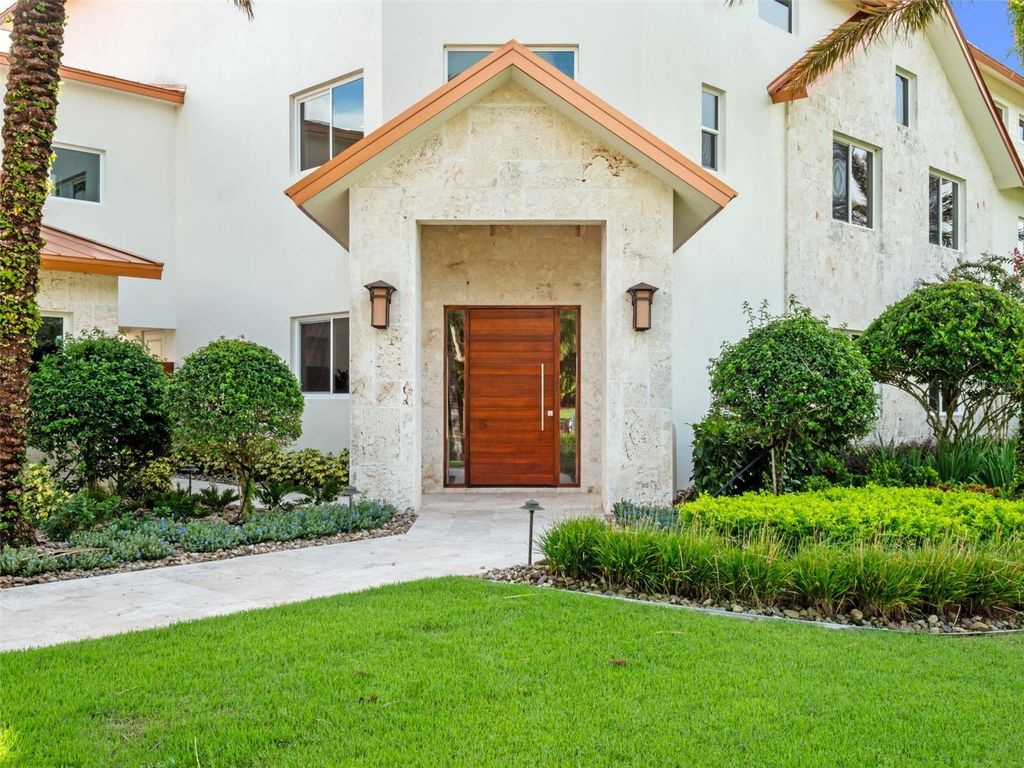 Image 15 of property listing at 1511 S RIVERSIDE DRIVE, New Smyrna Beach, FL 32168