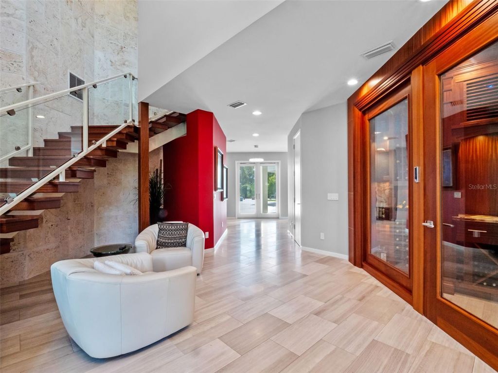 Image 18 of property listing at 1511 S RIVERSIDE DRIVE, New Smyrna Beach, FL 32168